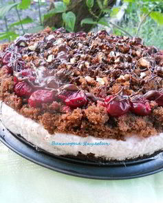 Шоколадный кухэ с нежнейшим вишневым кремовым суфле