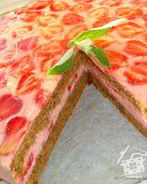 Торт-суфле с клубникой