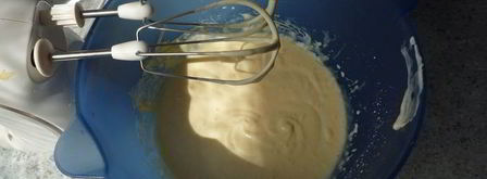 изысканный тирамису с яйчным ликером. Шаг 2