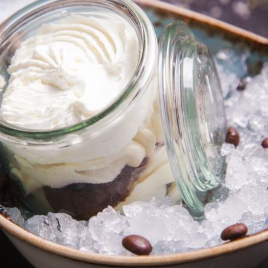 Рецепт овсяного тирамису с черничным джемом