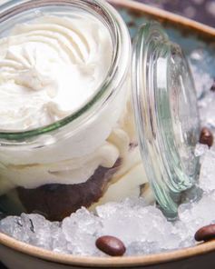 Овсяное тирамису с черничным джемом