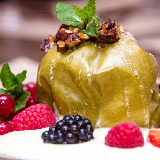 Рецепт яблока, запеченного с медом и орехами