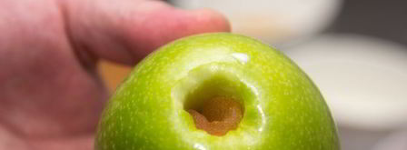 яблоко, запеченное с медом и орехами. Шаг 3