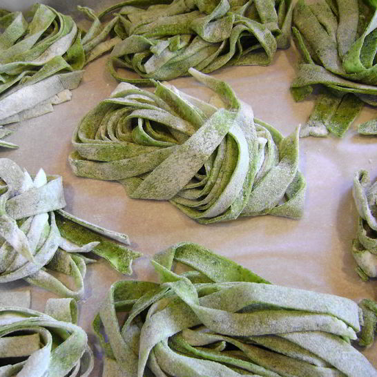 Рецепт домашней лапши со шпинатом