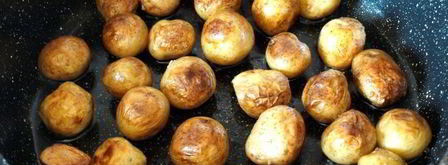 гарнир из молодого картофеля в сковороде. Шаг 2