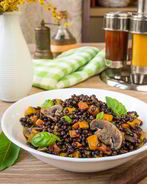 Чечевица белуга с овощами