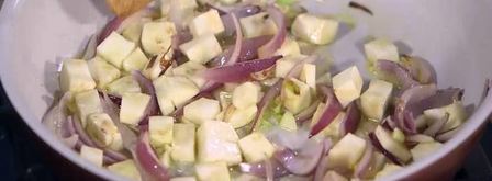 чечевица с тушеными овощами и яйцами в специях. Шаг 4