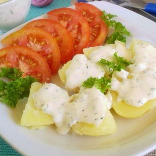 Рецепт картофеля под чесночно-сырным соусом