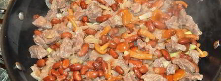 картофель с говядиной, фасолью и опятами. Шаг 5