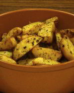 Картофель с травами и чесноком