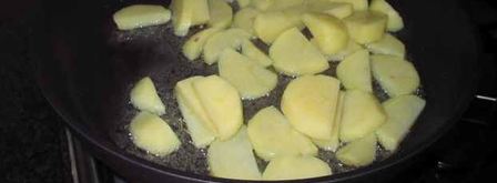 картофель жареный с сосисками. Шаг 2