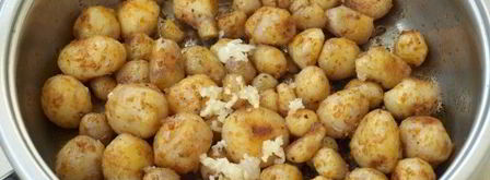 молодой картофель с паприкой и чесноком. Шаг 5