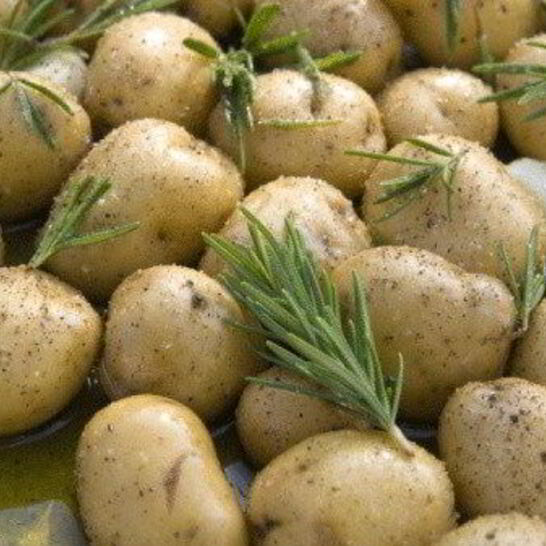 Рецепт печеного молодой картофель с розмарином и чесноком
