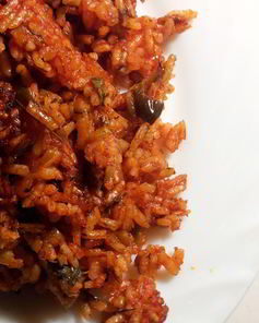 Рис с чесноком и луком-пореем в соусе сальса