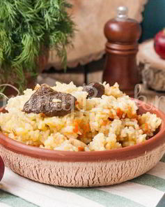 Рис с лесными грибами в мультиварке