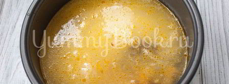 рис с лесными грибами в мультиварке. Шаг 4