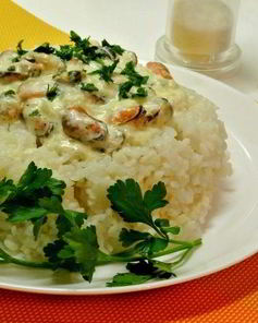 Рис с мидиями в соусе