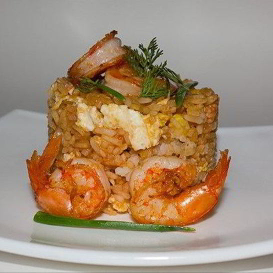 Рецепт жареного риса с курицей и креветками по-тайски