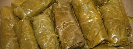 долма из молодых виноградных листьев с начинкой из смешанного фарша. Шаг 7