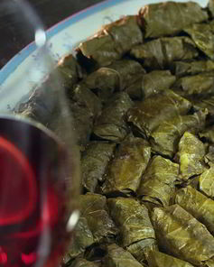 Долма из виноградных листьев