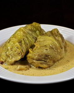 Запеченные голубцы в сметанном соусе