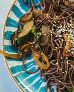 Гречневая лапша с овощами