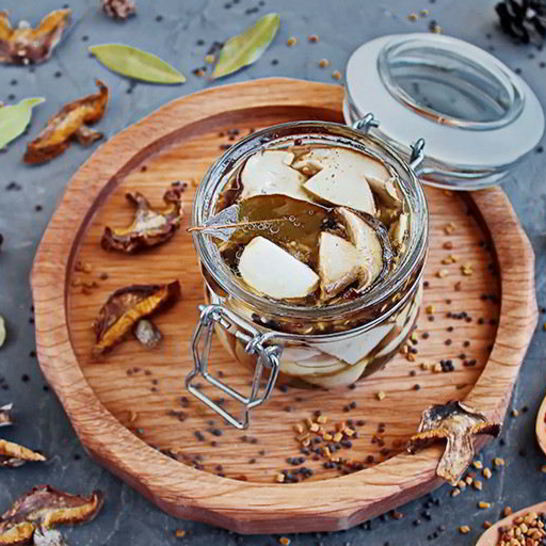 Рецепт белых грибов в маринаде с пажитником и горчицей