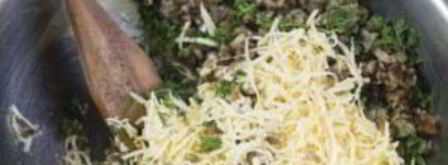 фаршированные шампиньоны с сыром и зеленью. Шаг 5