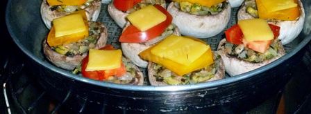 грибы с сыром и помидорами в духовке. Шаг 17