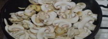 грибы тушеные в сливках. Шаг 4