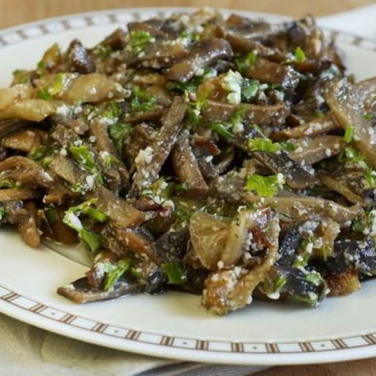 Рецепт грибов, жаренных с орехами