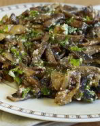 Грибы, жаренные с орехами