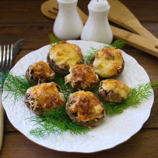 Рецепт начиненных грибов в духовке