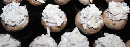 шампиньоны, фаршированные кинзой и брынзой. Шаг 5