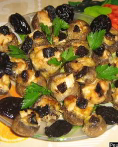 Шампиньоны с черносливом