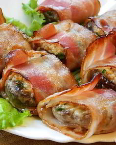 Шампиньоны с орехово-сырной начинкой, в беконе