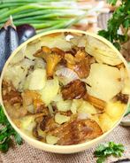 Тушеные лисички с картошкой