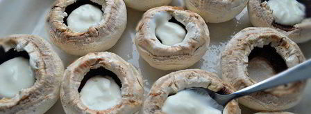 запеченные фаршированные шампиньоны. Шаг 2