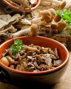 Запеченные грибы с чесноком и травами