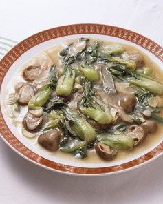 Жареные грибы с пак-чоем