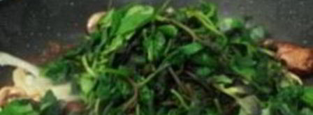 жареные грибы со шпинатом. Шаг 2