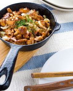 Жареные грибы в сливочном масле с шалотом