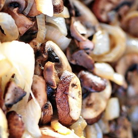 Рецепт жареных шампиньонов с луком