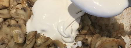 жареные шампиньоны в сметане. Шаг 5