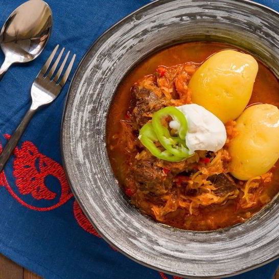 Рецепт гуляша из говядины и кислой капусты
