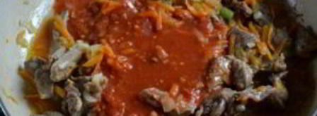 гуляш из говядины с подливкой. Шаг 6