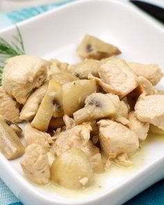 Гуляш из индейки с грибами