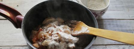 гуляш из курицы с подливкой. Шаг 6