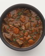 Гуляш из свинины с подливкой