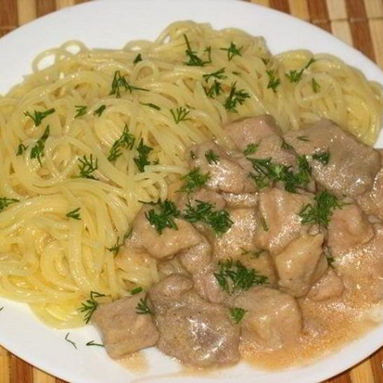Рецепт гуляша из свинины со сметаной